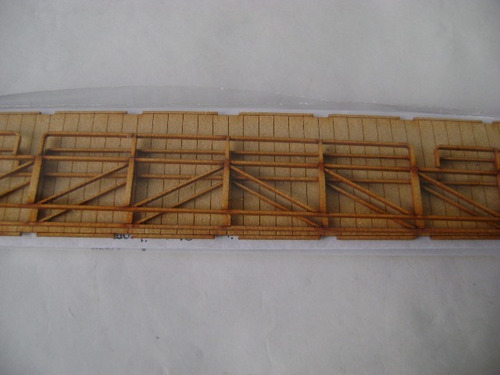 Imagen 4 de 7 de Nico Bandeja Autos Mitre Lat Ret Kit Fibrofacil H0 (mnt 61)