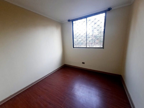 Departamento Con Patio A Dos Cuadras De Metro, Independencia