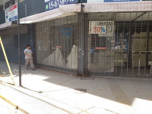 Local Unico Esplendida Vidriera Esquina Estrategica Av.forest Y Maure