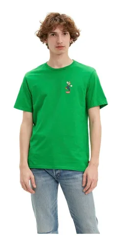Camiseta levis verde hombre sale