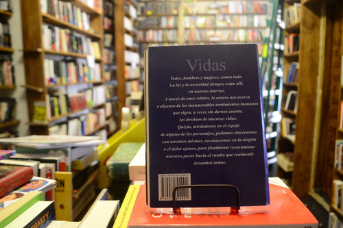 Vidas. Karina Ballesteros. (Usado)