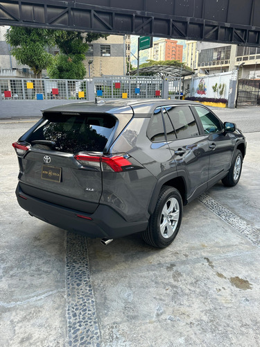 Toyota Rav4 Gris 2024