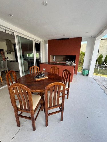 Venta Casa 3 Dormitorios En Arroyo De Los Patos