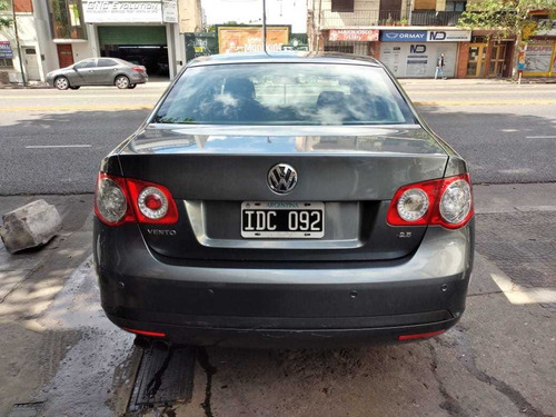 Imagen 11 de 14 de Volkswagen Vento 2009 2.5 Luxury 170cv