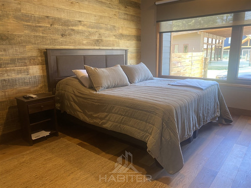 Casa En Venta De 4 Dorm. En Pucón