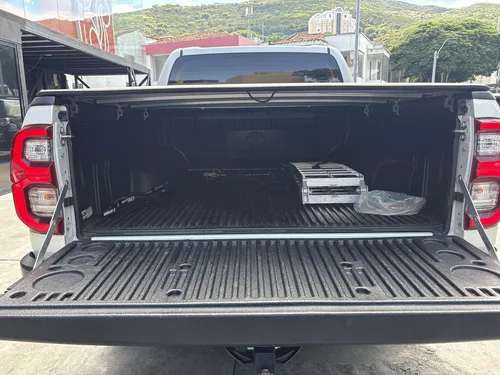 Toyota Hilux 4.0l Tp 4000cc 4x4 7ab Tc R17