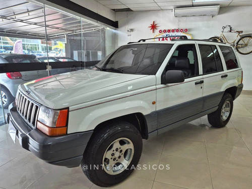 Jeep Grand Cherokee 4.0 Laredo 4x4 6i 12v Gasolina 4p Automá
