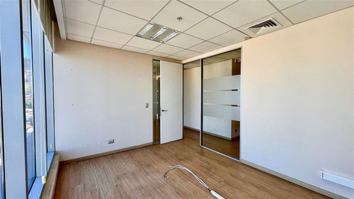 Imagen 7 de 21 de Oficina En Arriendo En Providencia