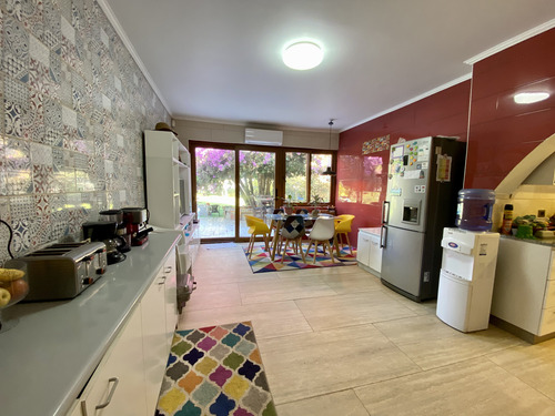 Bajo De Precio! Parcela Con 2 Casas, Excelente Conectividad