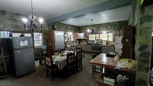 Hermosa Parcela En Venta, Con 2.7 Hectareas De Terreno, Que Cuenta Con Amplia Casa De Dos Pisos Que Cuenta Con 5 Cuartos, 2 Banos, Sala, Comedor Y Cocina, Amplios Corredores Techados