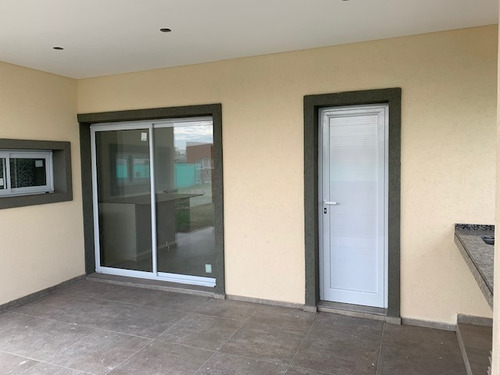 Imagen 5 de 24 de Super Oferta En Santa Ines De Canning!!! Lote Interno De 700 Mts Con Radiadores Y 3 Dormitorios!!!