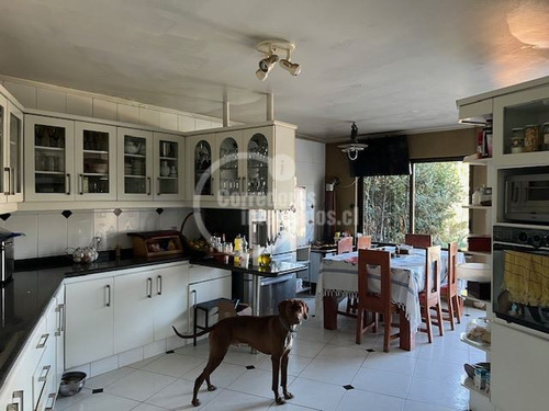 Casa En San Carlos De Apoquindo, 5d 7b, Conexión Subterránea