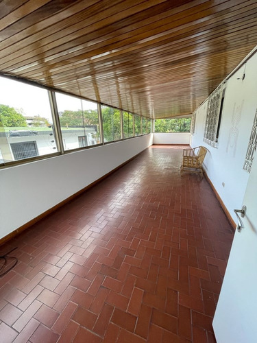 Imagen 2 de 4 de Se Alquila Casa Comercial (por Espacios) En Altamira