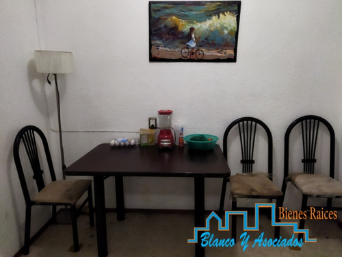 Habitación En Renta Metro Pinosuarez; Baño Propio; Todos Los Servicios; Ideal Una Pareja.