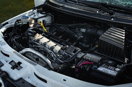 Volkswagen Gol Sedan Confort - Motorland Permuto / Financio