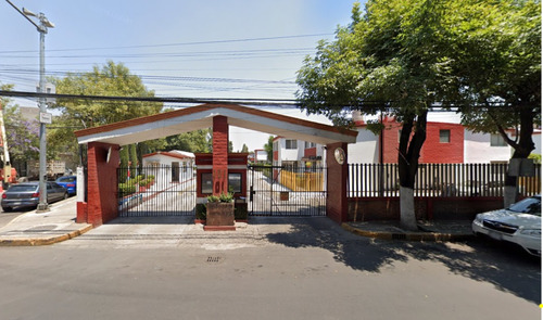 Casa En Venta Benito Juarez # 101, Conjunto Habitacional Los Robles, Col. Espartaco, Alc. Coyoacan, Cp. 04870  Mlci108