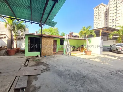 *jl/oportunidad De Negocio Galpón Cerrado 1 Abierto, 2 Casas Local Y Mas En Venta Barquisimeto, Centro Lara, Venezuela/ José López # 24-15926 / 920 M²
