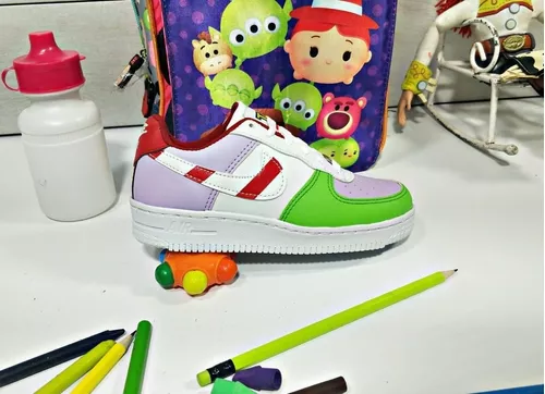 tenis nike air force toy story