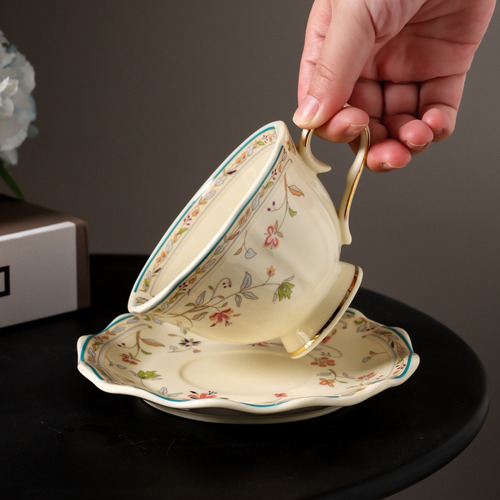 Juego De Taza Y Platillo De Café Con Motivos Florales