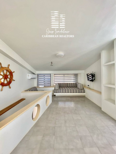 En Venta Penthouse Con Hermosa Vista Al Mar En El Conj Resd La Balandra, Pampatar