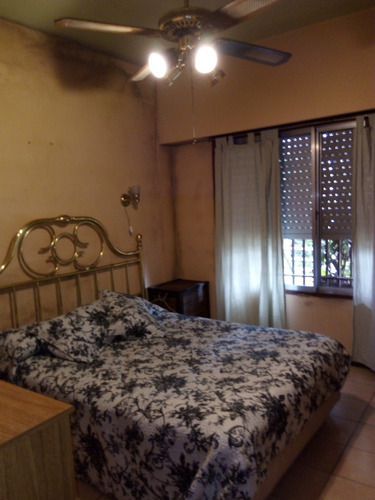 Imagen 7 de 14 de Casa De 5 Amb. Y Dpto. De 4 Amb.// . Lo Escuchamos!!!