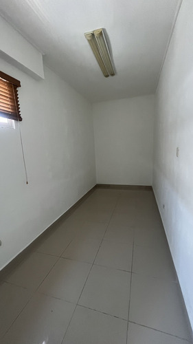 Local Comercial En Alquiler De 318m2