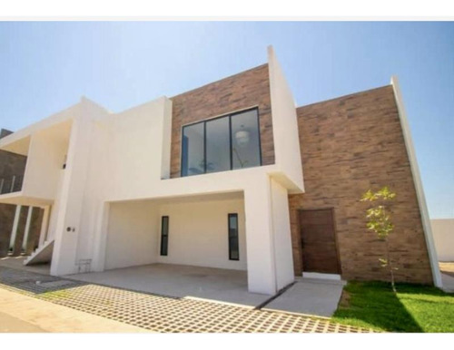 Casa En Venta En Villas Del Renacimiento