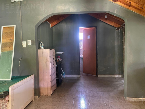 Venta Casa Parada Robles. 2 Dormitorios Pileta Lote 2.000 M2.