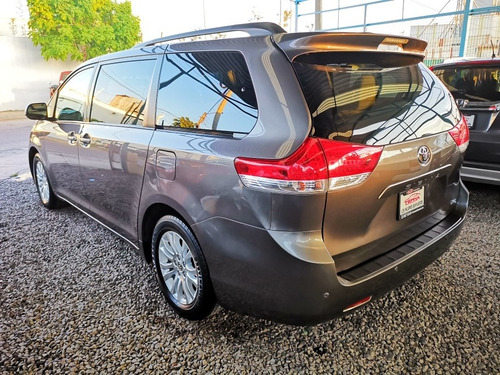 Imagen 4 de 15 de Toyota Sienna 2014 3.5 Xle Piel Mt