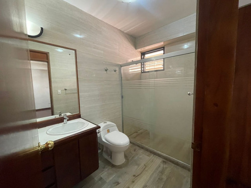 Alquilo Apartamento Campo Alegre, 150 Mts2, 3h+s/3b/2p Cag