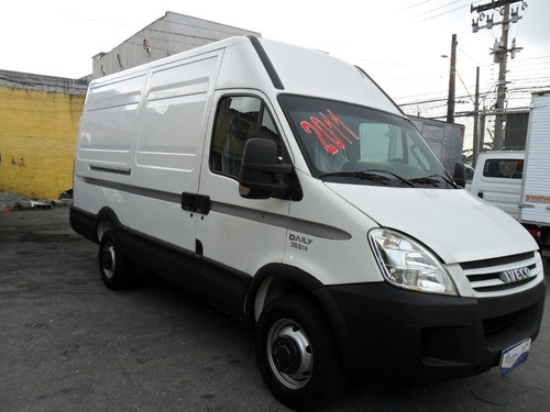 Imagem 3 de 11 de Iveco 35s14 Ano 2011 Furgão Longo Teto Alto