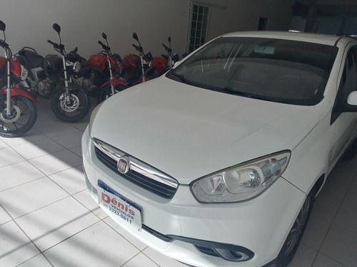 Imagem 3 de 6 de Fiat Grand Siena 2013 1.4 Attractive Flex 4p