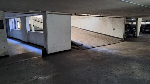 Venta - Cochera C/baño Y Acensor - San Nicolas