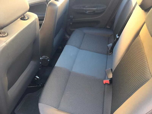 Imagem 6 de 9 de Volkswagen Novo Voyage 1.6
