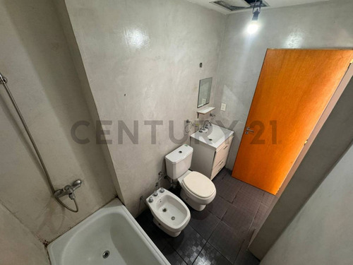 Venta De Departamento 3 Ambientes Sobre La Calle Andres Baranda N°4122 Entre Las Calles Brasi...