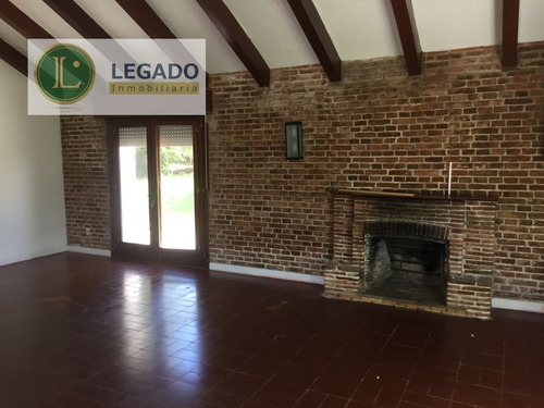 Destacada Residencia En Venta En Parque Del Plata