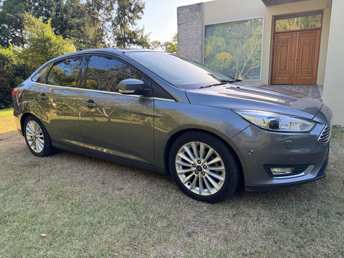 Ford Focus III 2.0 Sedan Titanium At6