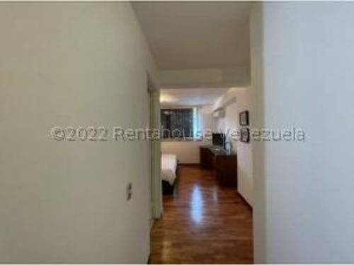 #24-23759 Elegante Apartamento En Cerro Verde