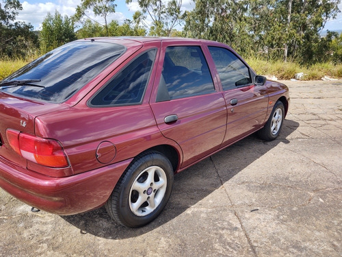 Imagem 6 de 12 de Ford Escort Zetec