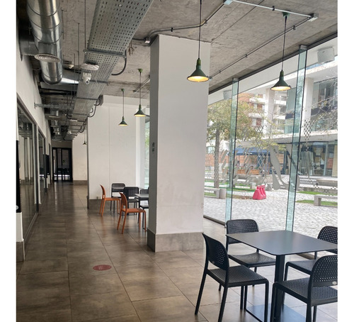 Excelente Local En Vla Dehesa Muy Cerca Del Portal La Dehesa