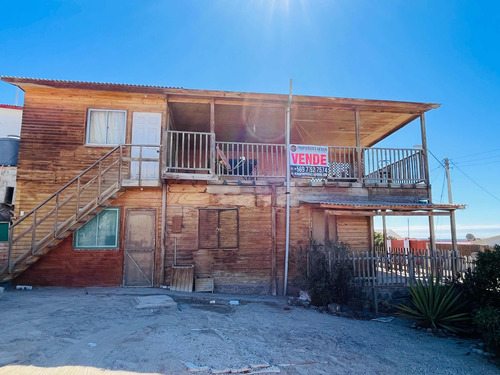Excelente Oportunidad De Inversión En Zona Costera. 2 Casas