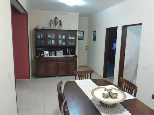 Sobrado Com 4 Dormitórios, Piscina E Churrasqueira