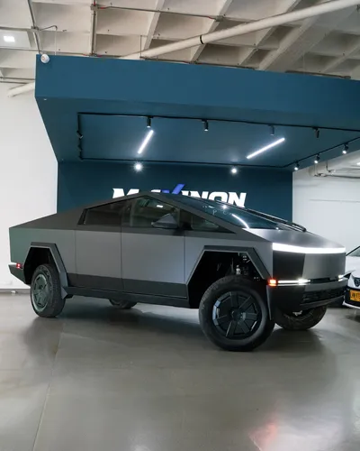 Tesla Cybertruck Tres Motores