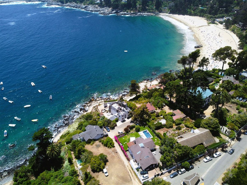 Casa En Un Sitio Único A Pasos De La Playa De Zapallar