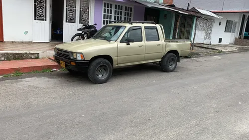 Toyota Hilux 4x2
