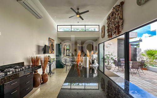 Casa De Una Planta En Venta En Mérida Modelo Deco En Privada Canaria, Conkal
