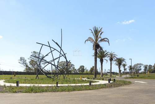 Venta Terreno En Zona Lagos, Parque Miramar