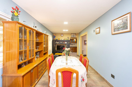 Casa 5 Amb Venta En Tesei Quincho Jardin Excelente