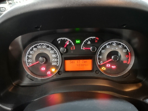 Imagem 14 de 15 de Fiat Doblo 1.8 Essence 7l Flex 20/2021