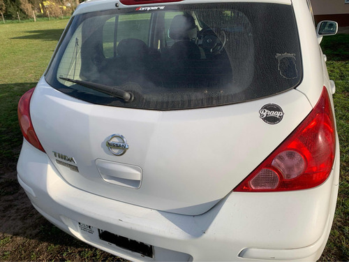 Nissan Tiida 1.8 Visia 5 p